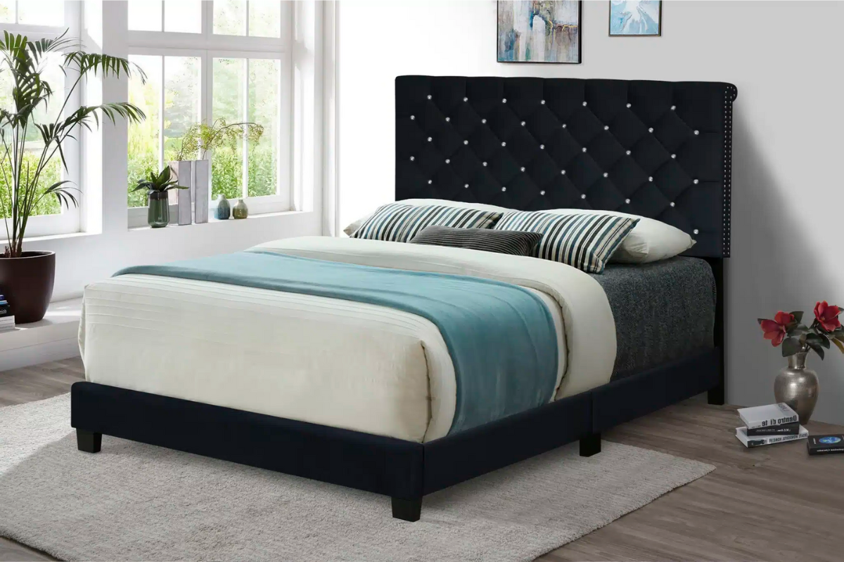 VIRGINIA UPHOLSTERED PANEL BED